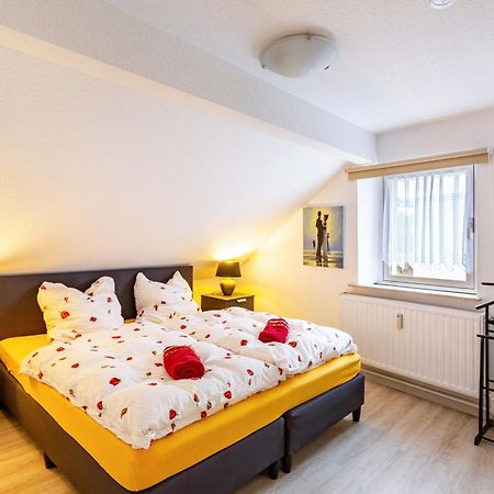 Tapas Restaurante 2 Apartment Фирзен Екстериор снимка