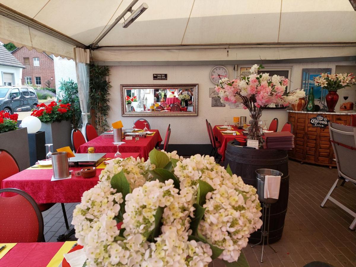 Tapas Restaurante 2 Apartment Фирзен Екстериор снимка