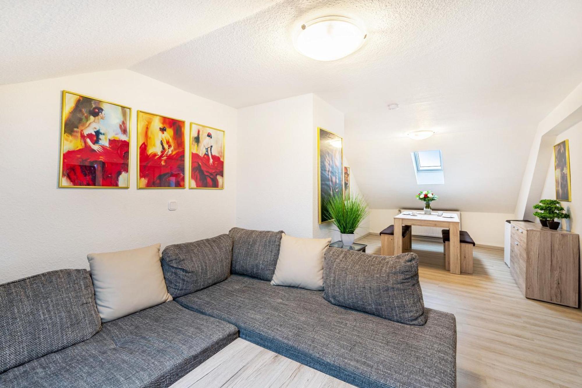 Tapas Restaurante 2 Apartment Фирзен Екстериор снимка
